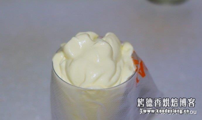 【蛋糕教程】教你用3个鸡蛋做12个杯子蛋糕,无添加