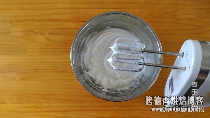 为了做好这个戚风蛋糕,我用了一整箱鸡蛋,从此告别凹底和塌陷