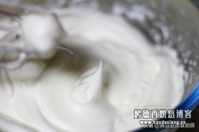 推荐给零基础烘焙爱好者学习的一款蛋糕做法,口感松软细腻
