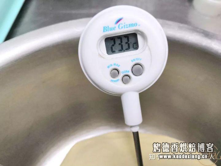 家里没有开酥机,怎么做牛角包?