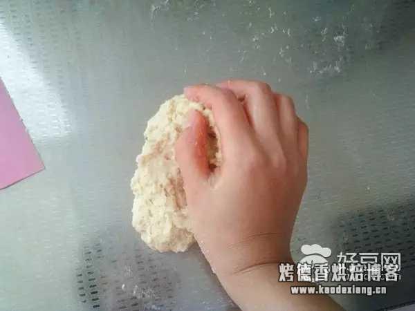 不用面包机如何揉面团能揉出手套膜?