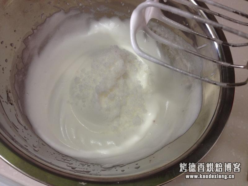 淡奶油怎么打发手动?如何打发蛋白?