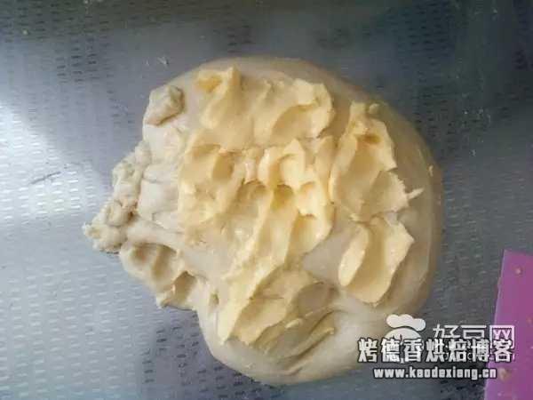 不用面包机如何揉面团能揉出手套膜?