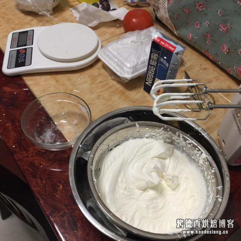 淡奶油怎么打发手动?淡奶油打发!