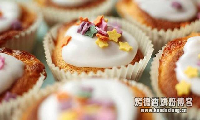 在家搞烘焙到底要准备点什么装备,不如今天就直接给大家科普一下