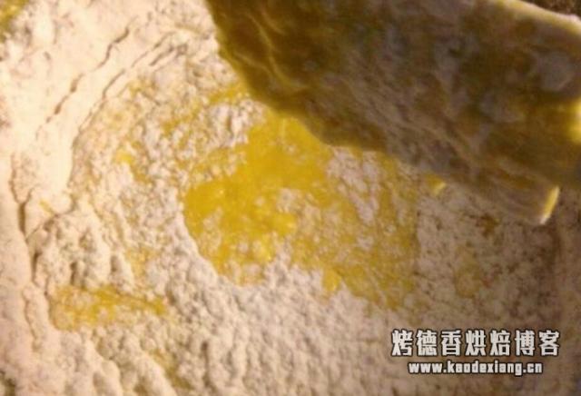 家庭烘焙学园第一课:烘焙入门新手烤制戚风蛋糕(零失败零添加)
