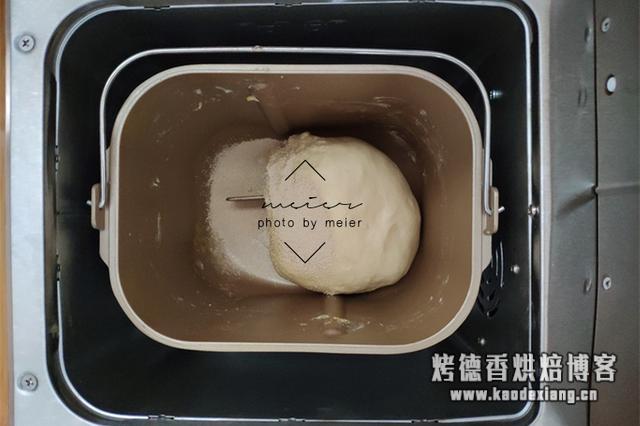 教你用面包机做出松软香甜的面包,过程详细,跟着做你也行!