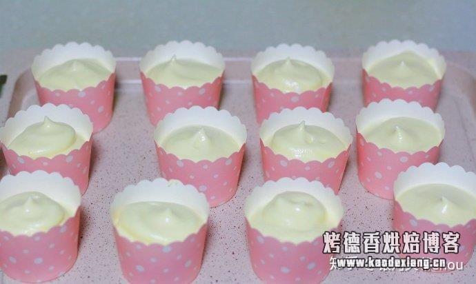 【蛋糕教程】教你用3个鸡蛋做12个杯子蛋糕,无添加