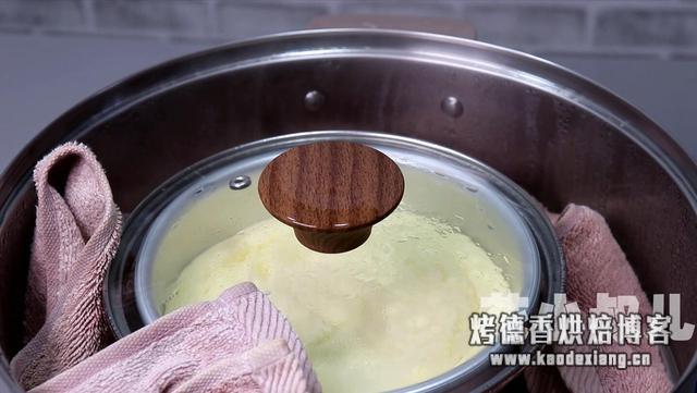 蒸蛋糕回缩的原因 蒸蛋糕不塌陷,不回缩的方法,尝试5种蒸蛋糕做法,找到原因了