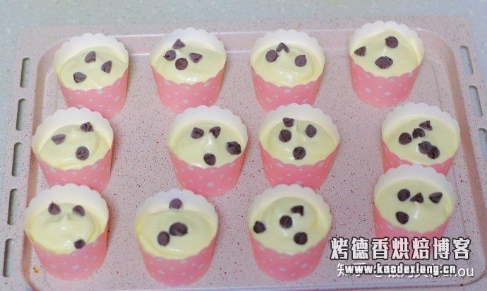 【蛋糕教程】教你用3个鸡蛋做12个杯子蛋糕,无添加