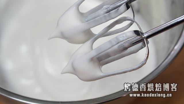 为什么戚风蛋糕总是失败?和海绵蛋糕有什么区别,看完这篇就懂了