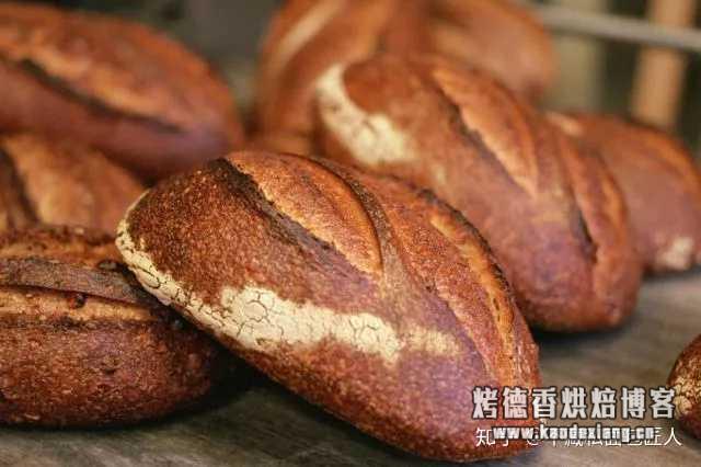 怎么判断一款面包的正确烘焙温度?