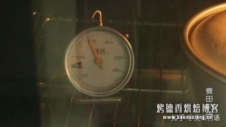 为了做好这个戚风蛋糕,我用了一整箱鸡蛋,从此告别凹底和塌陷