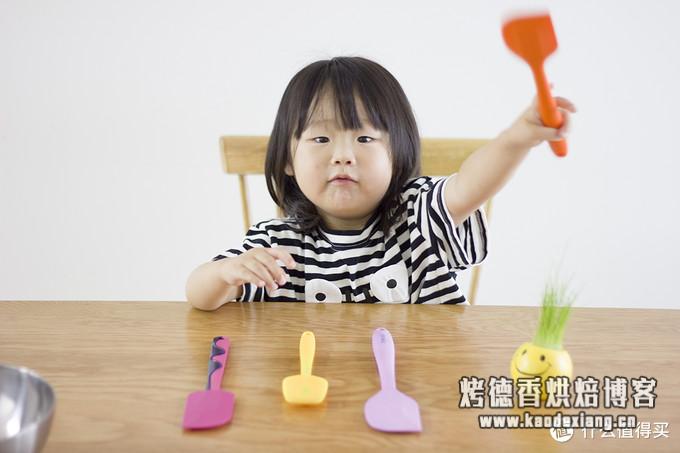 烘焙大讲堂 篇三：烘焙界“刀”之争，如何选择一把贴心如意的刮刀？