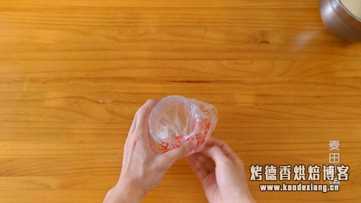 简单快速的海绵纸杯蛋糕,不裂不塌成功率超高
