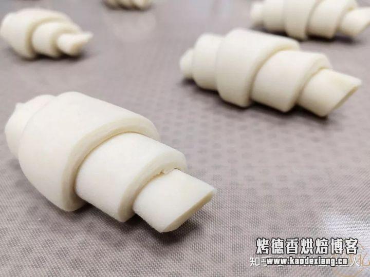家里没有开酥机,怎么做牛角包?