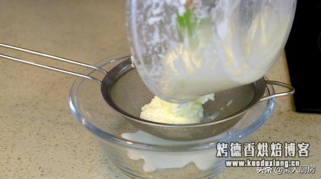 你知道黄油是怎么做的吗?其实做法很简单,一盒淡奶油就搞定