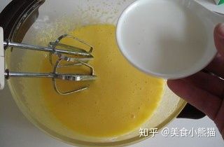 海绵蛋糕这样做出来真香,手把手教你在家做海绵蛋糕,看得流口水