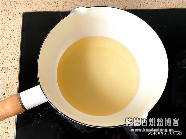 教你做巧克力古早味蛋糕,黄金比例配方,不缩不塌,棉花一般柔软
