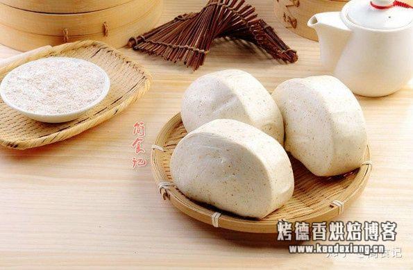 蒸馒头时,万不可只加酵母,再多加5克它,馒头更蓬松,更暄软