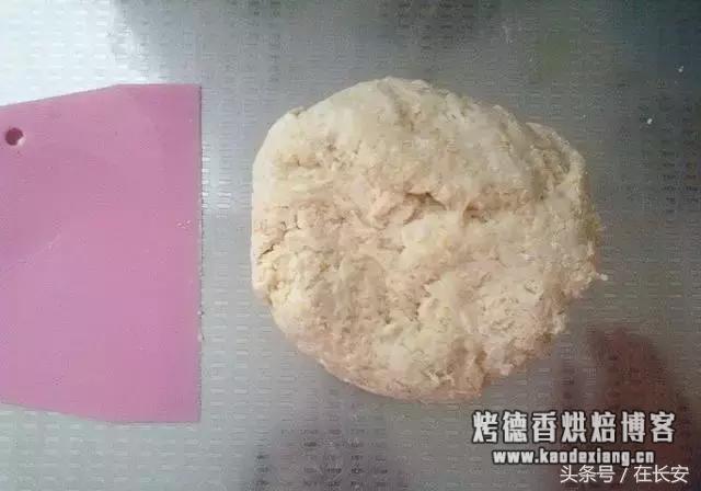 最详细的手工揉面方法，窍门、手法全在里面 如何揉面光滑