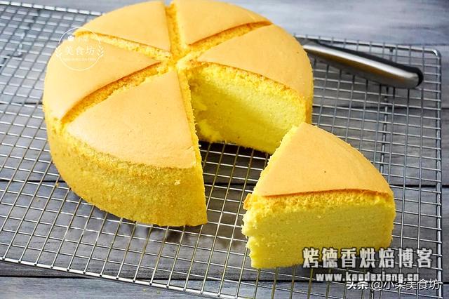 晒晒我家戚风蛋糕,掌握2个关键点,松软不塌陷,出炉瞬间被扫光