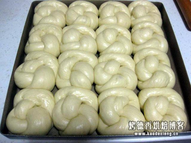 烘焙面包发酵是至关重要的一环,学习制作面包必须掌握如何发酵