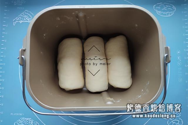 教你用面包机做出松软香甜的面包,过程详细,跟着做你也行!