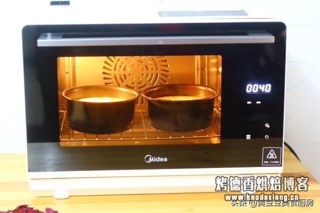 推荐给零基础烘焙爱好者学习的一款蛋糕做法,口感松软细腻