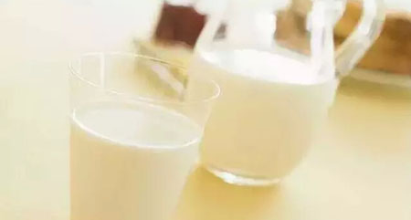 【烘焙西点】教你如何在家自制鲜奶油（淡奶油）