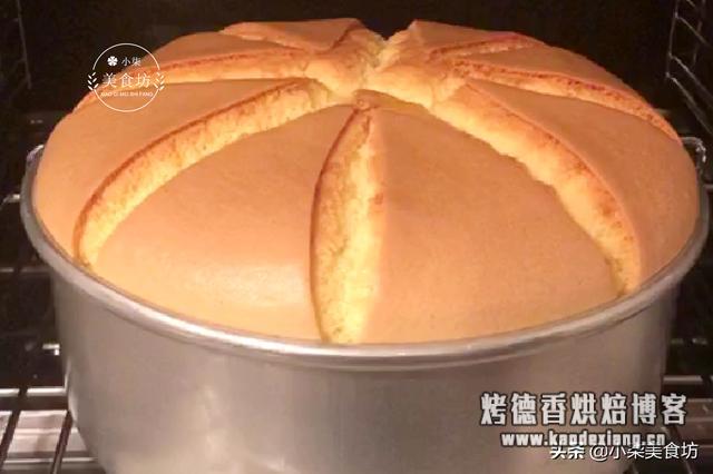 晒晒我家戚风蛋糕,掌握2个关键点,松软不塌陷,出炉瞬间被扫光