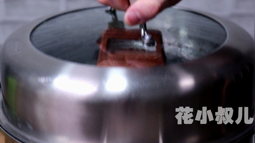 蒸蛋糕回缩的原因 蒸蛋糕不塌陷,不回缩的方法,尝试5种蒸蛋糕做法,找到原因了
