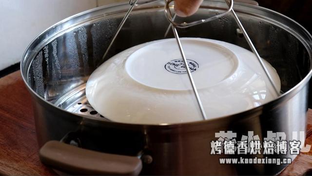 蒸蛋糕回缩的原因 蒸蛋糕不塌陷,不回缩的方法,尝试5种蒸蛋糕做法,找到原因了