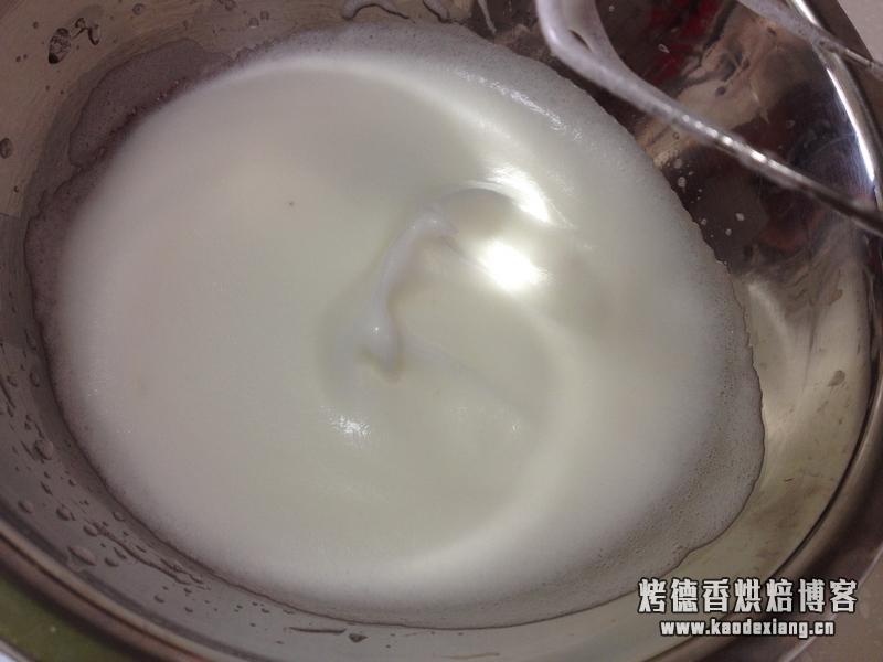 淡奶油怎么打发手动?如何打发蛋白?