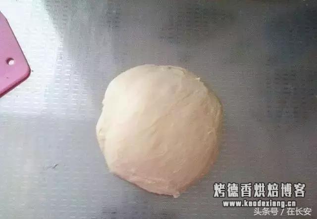 最详细的手工揉面方法，窍门、手法全在里面 如何揉面光滑