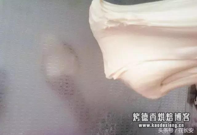 最详细的手工揉面方法，窍门、手法全在里面 如何揉面光滑