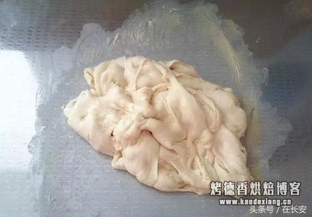 最详细的手工揉面方法，窍门、手法全在里面 如何揉面光滑