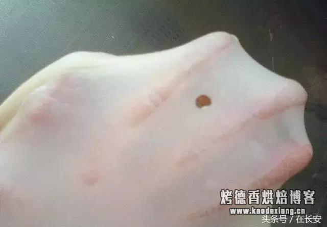 最详细的手工揉面方法，窍门、手法全在里面 如何揉面光滑