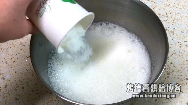 蒸蛋糕回缩的原因窍门 蒸蛋糕时,掌握这几个小技巧,保准松软细腻不回缩,比买的还好吃