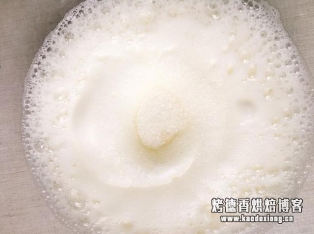 超详细的戚风蛋糕教程,自从用了这个配方,还没有做失败过