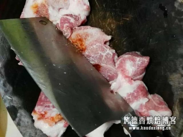 不用烤箱!只需3步!美食家蔡澜挚爱的广式叉烧,实在太诱人了!