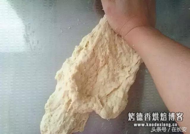 最详细的手工揉面方法，窍门、手法全在里面 如何揉面光滑