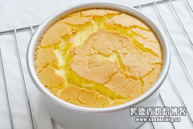 把人气疯的戚风蛋糕,不回缩不塌陷的做法,像棉花一样柔软香甜