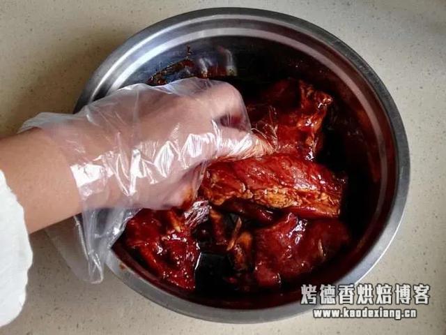 不用烤箱!只需3步!美食家蔡澜挚爱的广式叉烧,实在太诱人了!