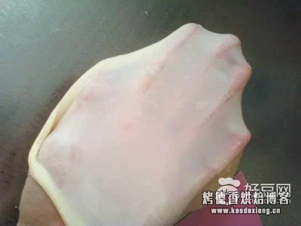 不用面包机如何揉面团能揉出手套膜?