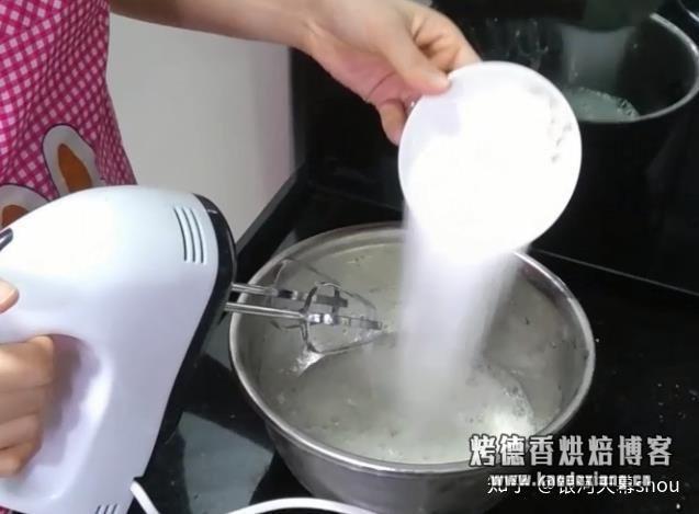 【蛋糕教程】教你戚风蛋糕零失败做法,蓬松柔软不塌陷,一次成功