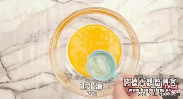 在锅里蒸蛋糕多长时间 蛋糕这样做太香了,不用烤箱就用鸡蛋和面粉,用锅蒸一下就做好了