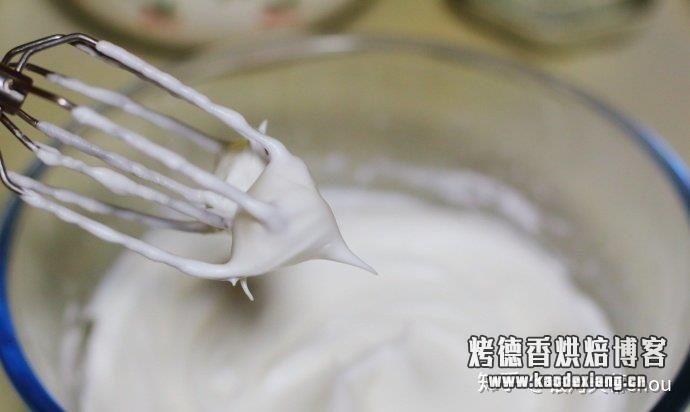 【蛋糕教程】教你用3个鸡蛋做12个杯子蛋糕,无添加