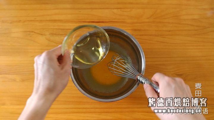 为了做好这个戚风蛋糕,我用了一整箱鸡蛋,从此告别凹底和塌陷