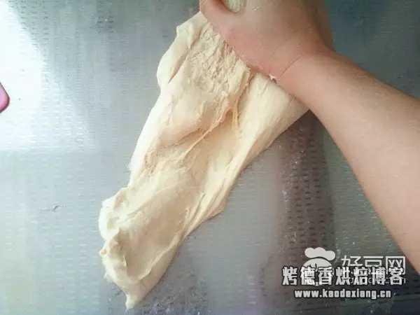 不用面包机如何揉面团能揉出手套膜?